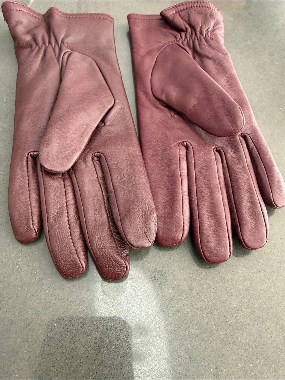3M Thinsulate Leather Gloves. SO SOFT! Women's. Burgundy/Mauve. Size Large.